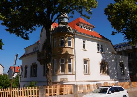 Süd Ost Fassade nach der Sanierung Süd Ost Fassade nach der Sanierung